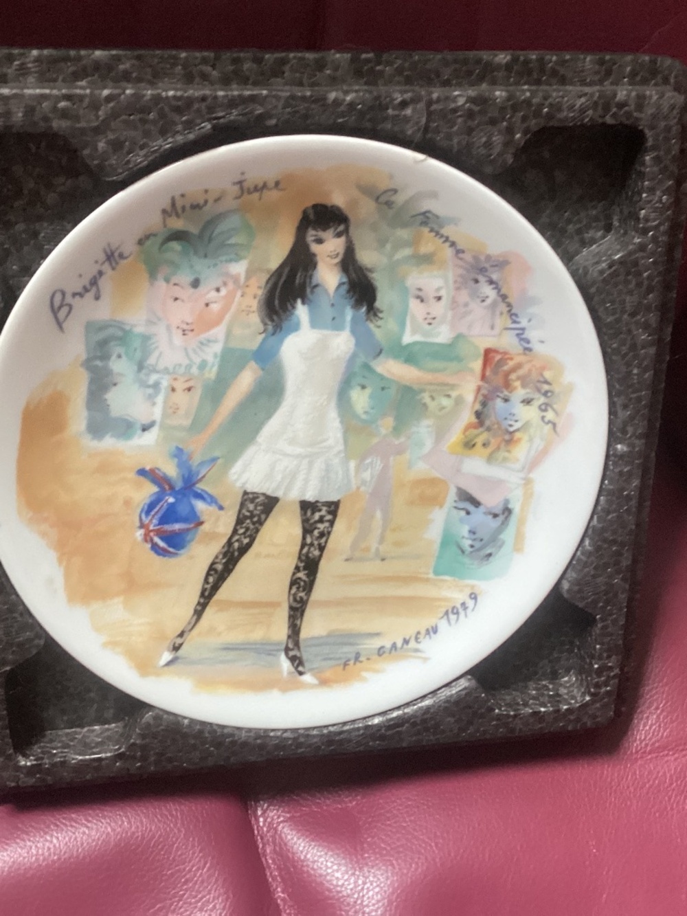 NIB D’Arceau - Limoges Les Femmes Du Siecle 1979 Bridgette en Mini Skirt
